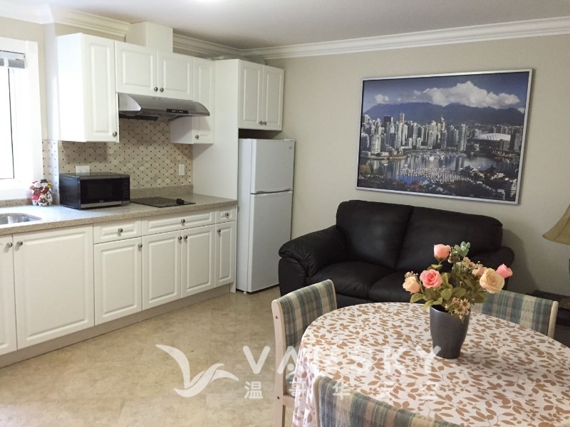 出租metrotown附近、新house地下一室一厅一书房。